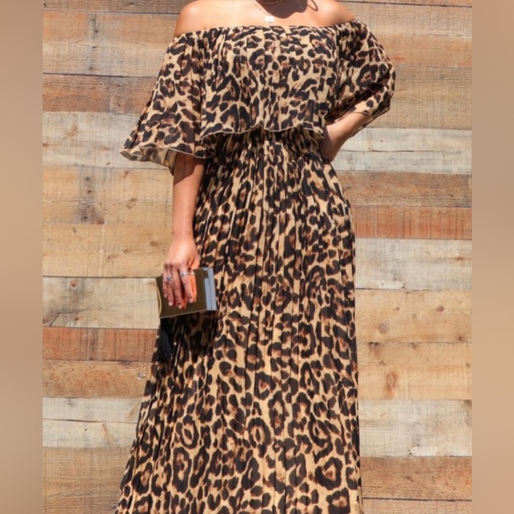 Off-Shoulder Leopard Print Maxi Dress - Brown